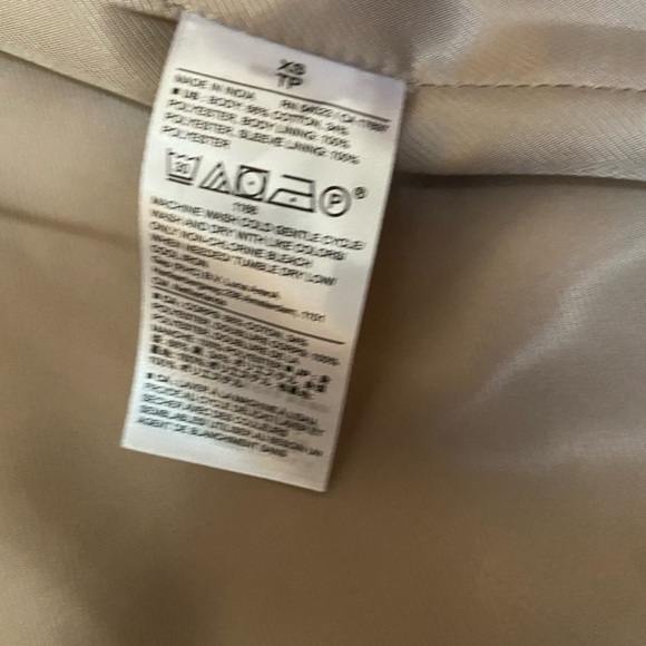 Banana Republic Factory Cropped Trench Coat - Picture 4 of 5